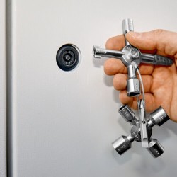 Universalus raktas elektros spintoms KNIPEX TwinKey