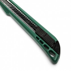 Peilis plastikine rankena su keičiama geležte 9x80mm