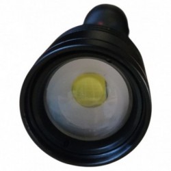 Profesionalus prožektorius įkraunamas su CREE XHP99, viena funkcija įjungti/išjungti.