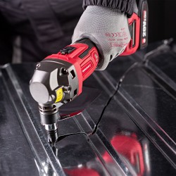 Akumuliatorinės skardos pjovimo žirklės WORCRAFT 20V LI-ION Akumuliatorinės skardos pjovimo žirklės WORCRAFT 20V LI-ION