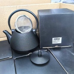 Ketaus arbatinukas su metaliniu sieteliu TR2309 Ketaus arbatinukas su metaliniu sieteliu TR2309